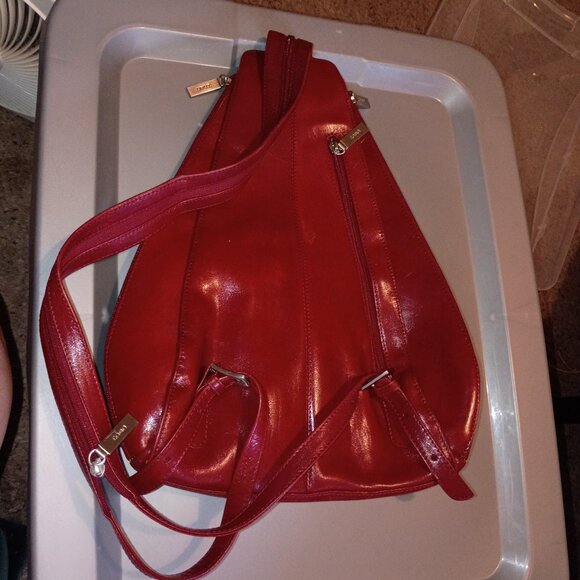 Red HOBO backpack - Picture 2 of 6